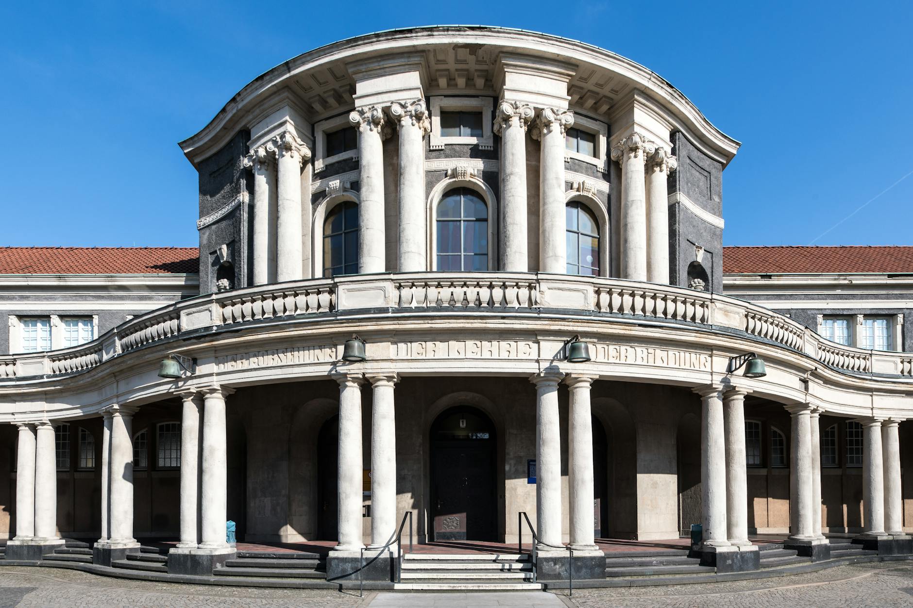 Adaptive Tense Mastery Set 9: Tense Dynamics for Intermediate EFL Learners (120 items)